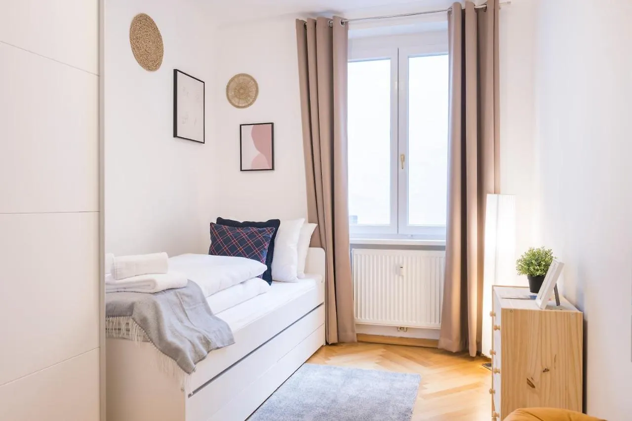 Moulin Rouge Suite Vienne